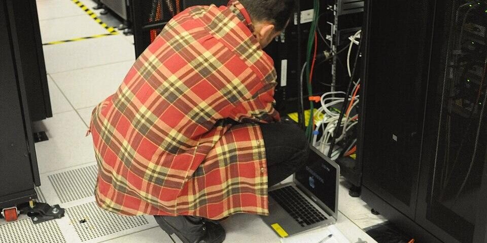 htop-monitor-sistema-linux-windows-gratis-featured